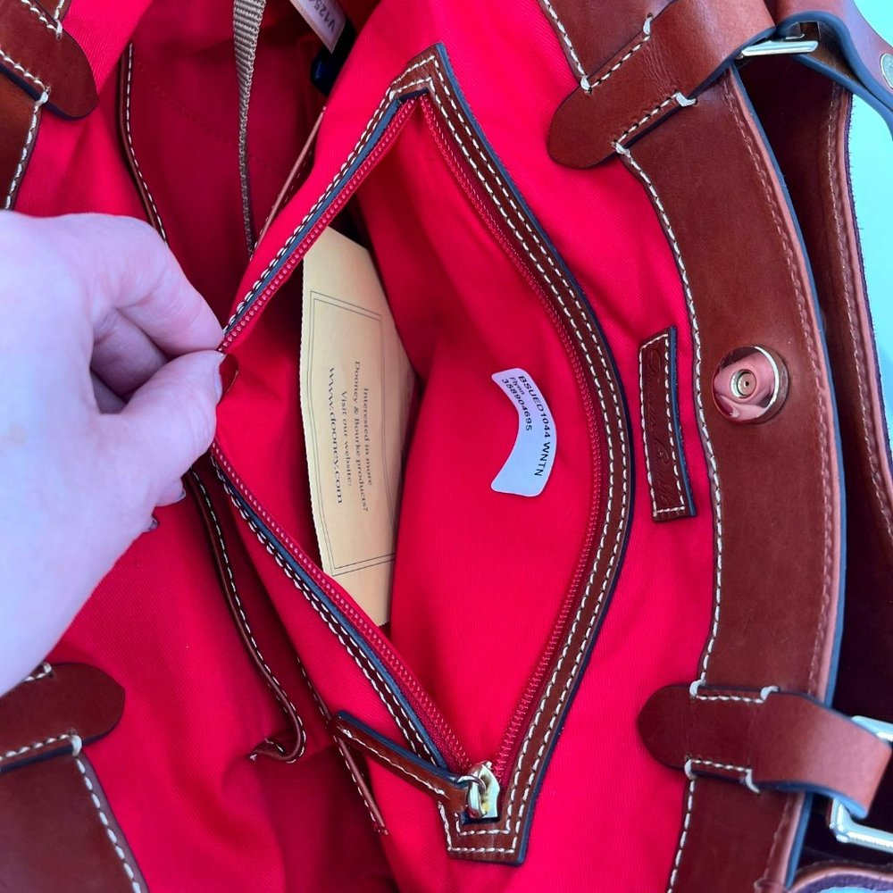 Elegant Burgundy Suede Tote Bag - Picture 13 of 14